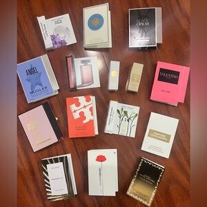 15 Assorted Fragrance Sample Set